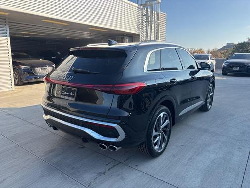 2025 Audi SQ5 3.0T quattro Premium