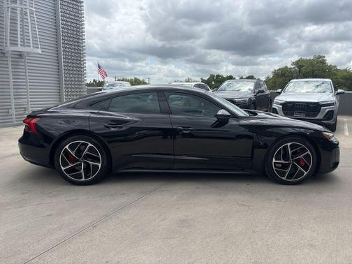 Mythos Black Metallic 2023 Audi RS e-tron GT Base