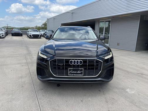 Mythos Black Metallic 2023 Audi Q8 55 Prestige