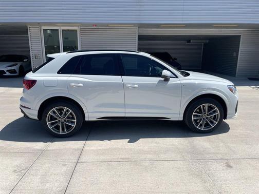 2025 Audi Q3 45 S line Premium