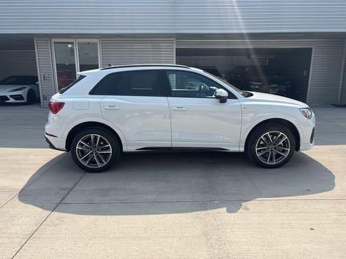 2025 Audi Q3 45 S line Premium