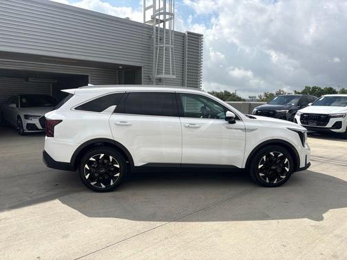 Glacial White Pearl 2025 Kia Sorento EX