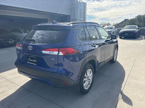 2025 Toyota Corolla Cross LE