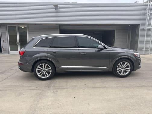 2026 Audi Q7 55 Premium Plus