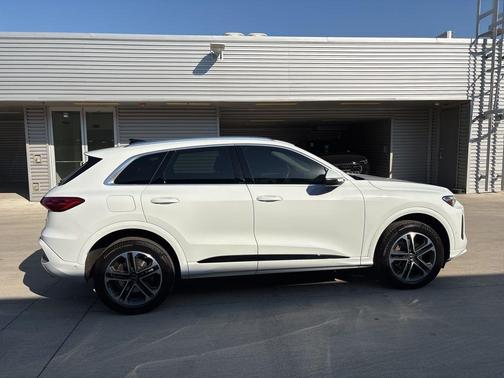 2025 Audi Q5 2.0T quattro Premium