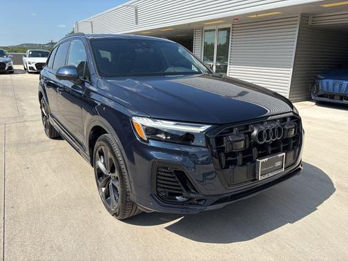 2025 Audi Q7 55 Premium