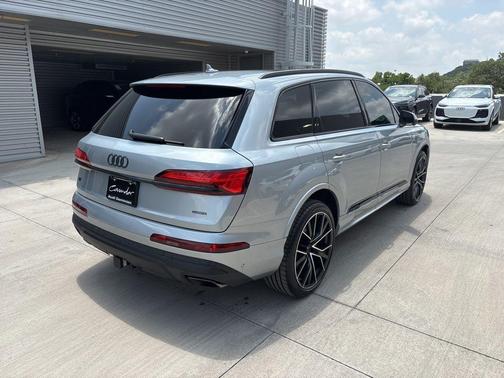 2025 Audi Q7 55 Premium Plus