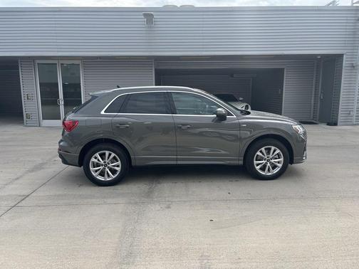 2025 Audi Q3 45 S line Premium