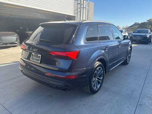 2025 Audi Q7 45 Premium