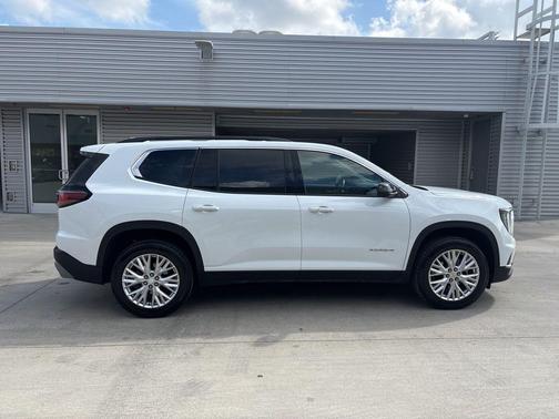 2024 GMC Acadia Elevation