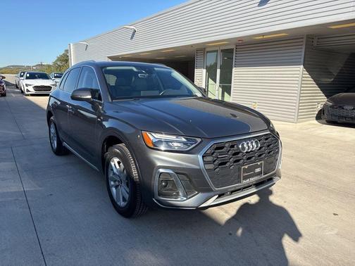 2022 Audi Q5 45 S line quattro Premium