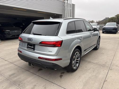 2026 Audi Q7 45 Premium
