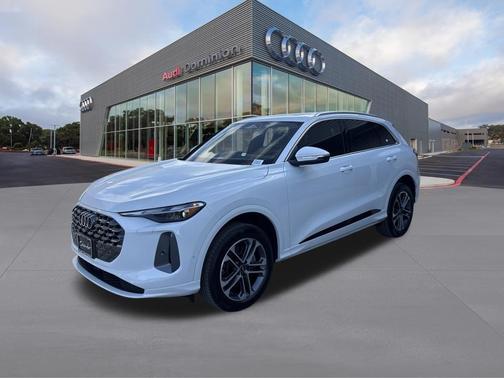 Glacier White Metallic 2026 Audi Q5