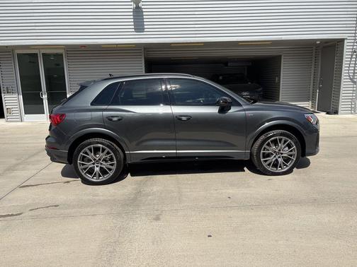 2025 Audi Q3 45 S line Premium
