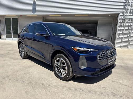 Navarra Blue Metallic 2026 Audi Q5