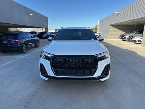 2025 Audi Q7 55 Premium Plus