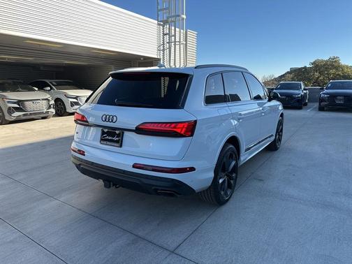 2025 Audi Q7 55 Premium Plus