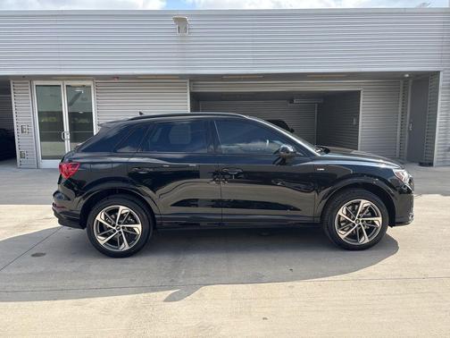 2025 Audi Q3 45 S line Premium