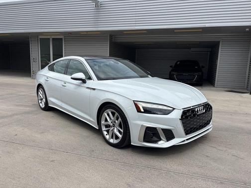 Glacier White Metallic 2023 Audi A5 Sportback 45 S line quattro Premium