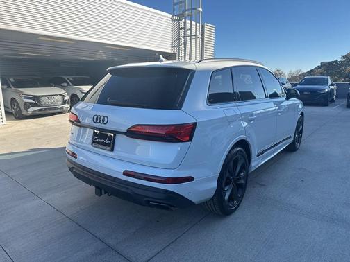 2025 Audi Q7 55 Prestige