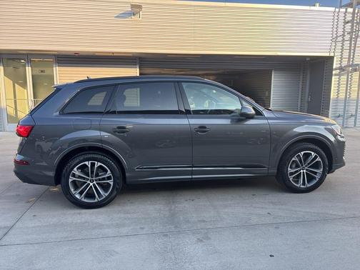 2025 Audi Q7 45 Premium