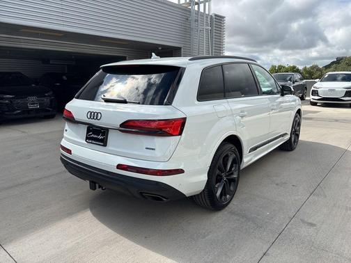 2025 Audi Q7 55 Premium Plus