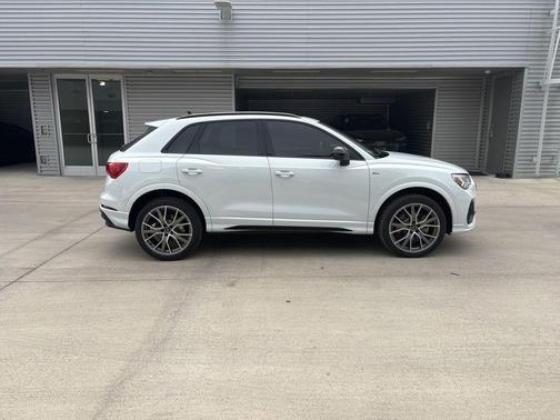 2025 Audi Q3 45 S line Premium