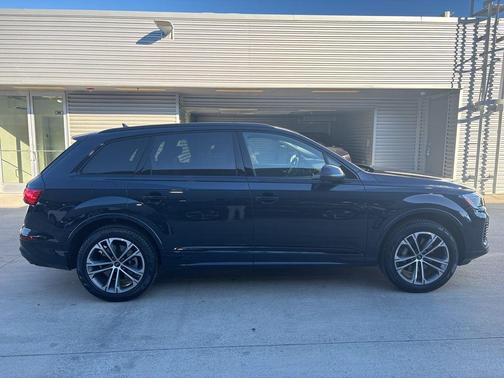 2025 Audi Q7 45 Premium