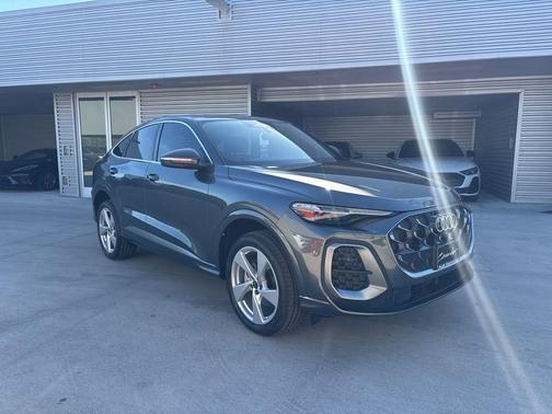 Daytona Gray Pearl 2026 Audi Q5 PLUS