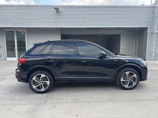 2025 Audi Q3 45 S line Premium