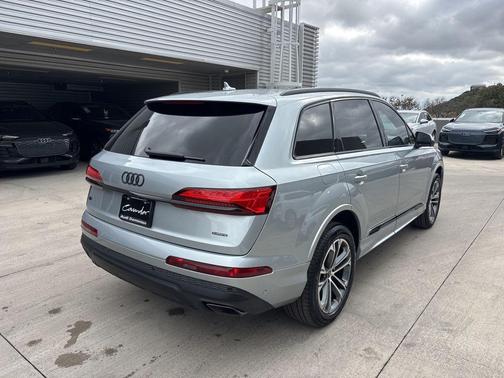 2026 Audi Q7 45 Premium