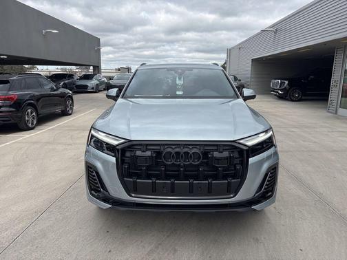 2026 Audi Q7 45 Premium