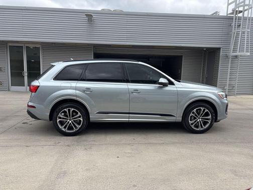 2026 Audi Q7 45 Premium