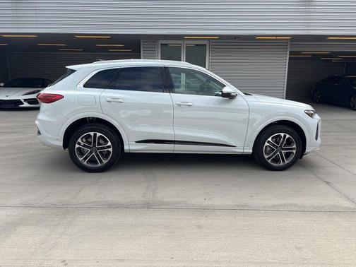 2025 Audi Q5 2.0T quattro Premium