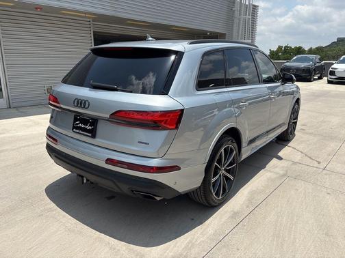 2025 Audi Q7 45 Premium Plus