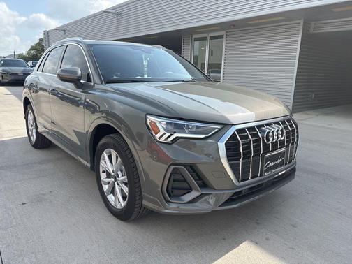 2025 Audi Q3 45 S line Premium