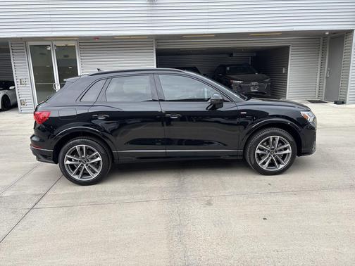 2025 Audi Q3 45 S line Premium