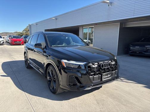 2026 Audi Q7 55 Premium Plus