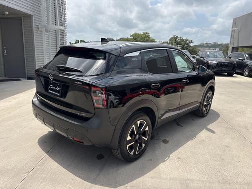 Super Black 2026 Nissan Kicks SV