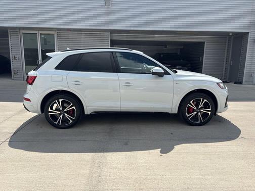2025 Audi Q5 45 S line quattro Premium