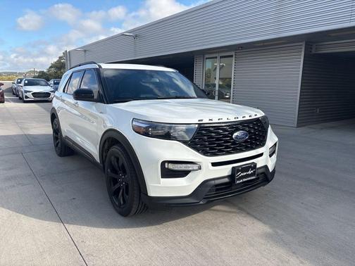 2022 Ford Explorer ST-Line