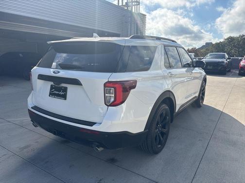 2022 Ford Explorer ST-Line