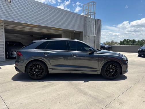 Daytona Gray Pearl 2026 Audi SQ8 4.0T Prestige
