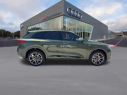 Green Metallic 2026 Audi Q5 PLUS