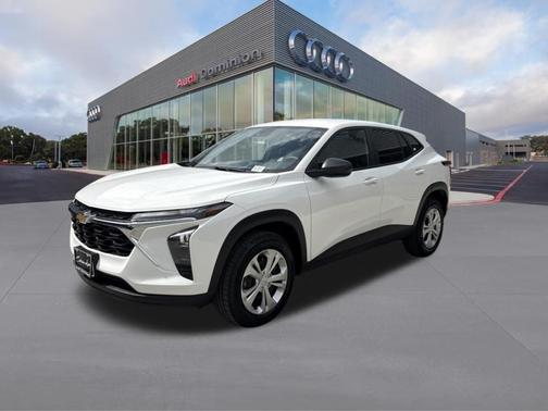 Summit White 2025 Chevrolet Trax LS