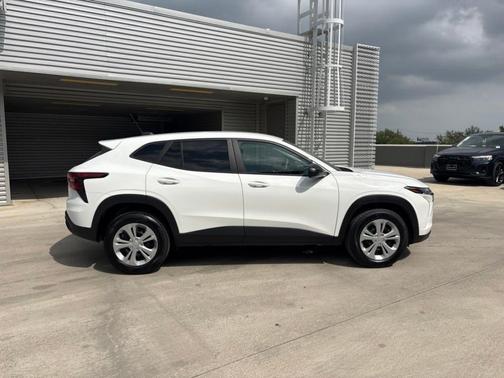 Summit White 2025 Chevrolet Trax LS