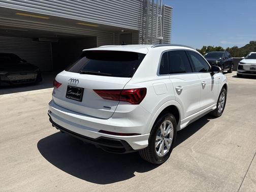 2025 Audi Q3 45 S line Premium