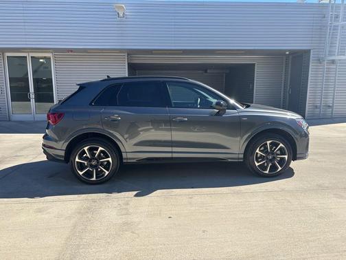 2025 Audi Q3 45 S line Premium