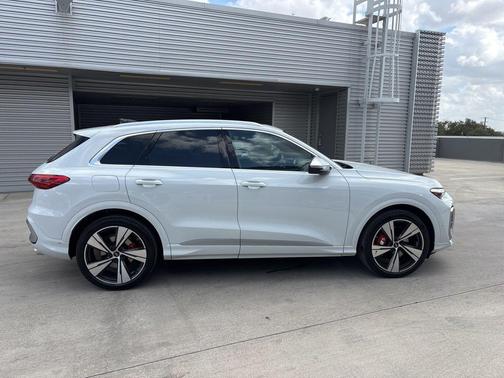 2025 Audi SQ5 3.0T quattro Premium
