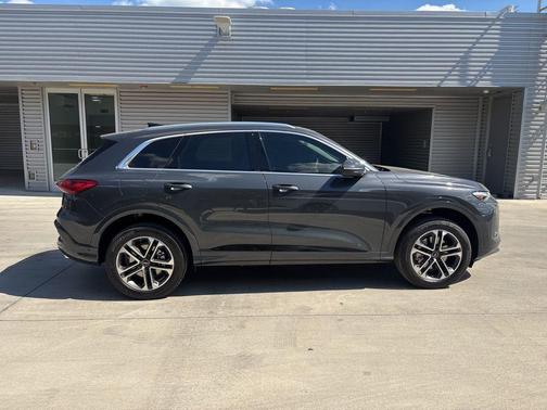 2025 Audi Q5 2.0T quattro Premium